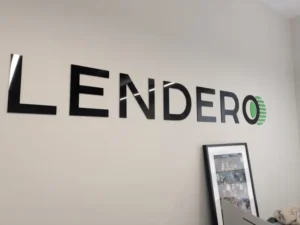 Dimensional lettering from lendero